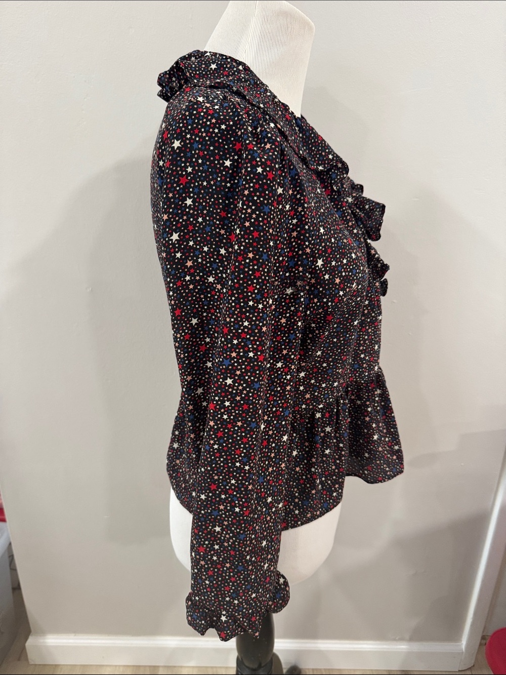 Madewell Ruffle Star Print wrap Blouse 100% silk Black Stars patriotic America - Picture 4 of 9